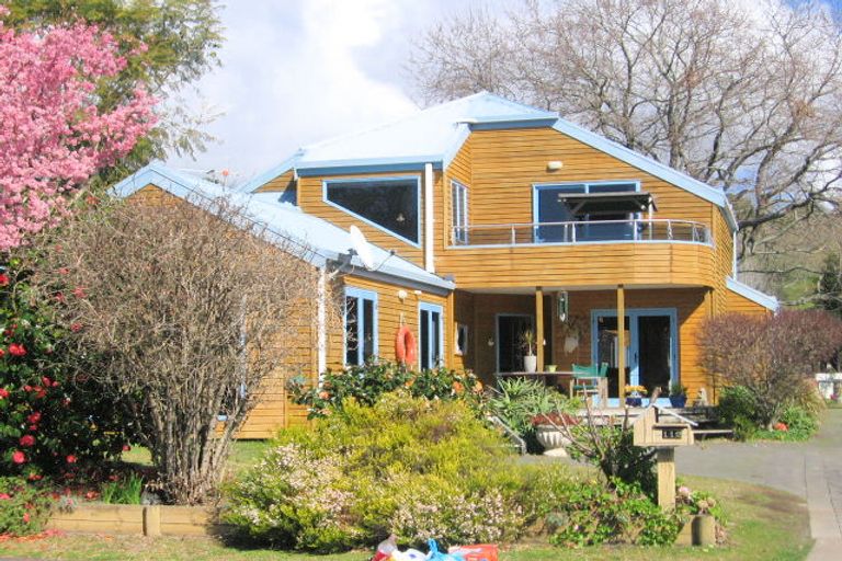 Photo of property in 112 Moana Anu Anu Avenue, Whangamata, 3620