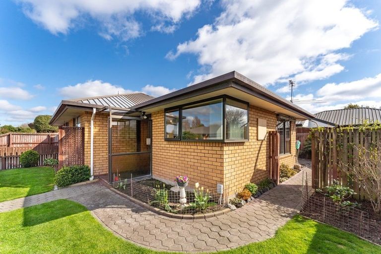 Photo of property in 1/5 Tuscany Place, Beckenham, Christchurch, 8023