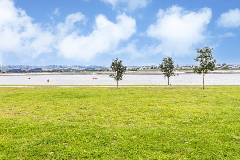 Photo of property in The Terraces, 3/9 Humber Street, Pandora, Napier, 4110