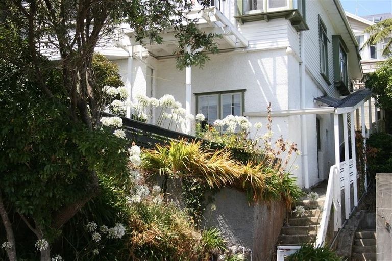 Photo of property in 132a Kelburn Parade, Kelburn, Wellington, 6012