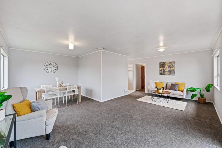 Photo of property in 5 Flaunty Place, West Harbour, Auckland, 0618