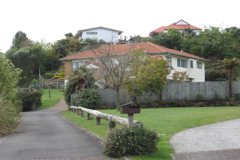 Photo of property in 24 Capricorn Place, Kawaha Point, Rotorua, 3010