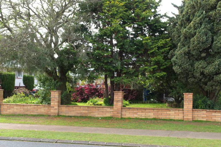 Photo of property in 30 Woburn Street, Mangere East, Auckland, 2024
