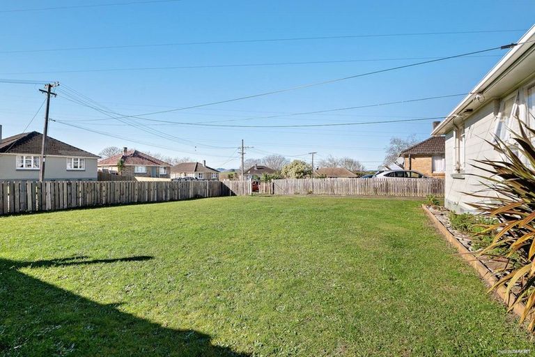 Photo of property in 10 Herewini Street, Meremere, Mercer, 2474