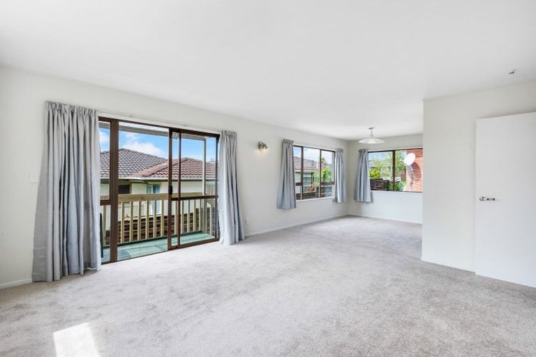 Photo of property in 2/26 Cromdale Avenue, Highland Park, Auckland, 2010