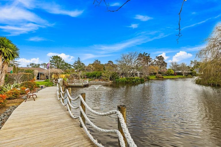 Photo of property in 41 Whangaparaoa Road, Red Beach, 0932