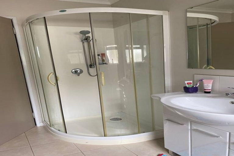 Photo of property in 8 Abbey Way, Whitby, Porirua, 5024