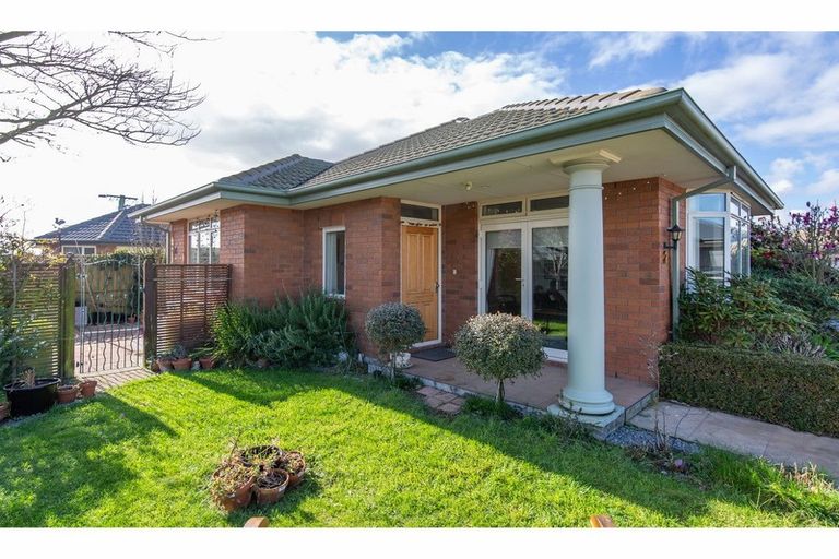 Photo of property in 2 Cherrytree Lane, Spreydon, Christchurch, 8024