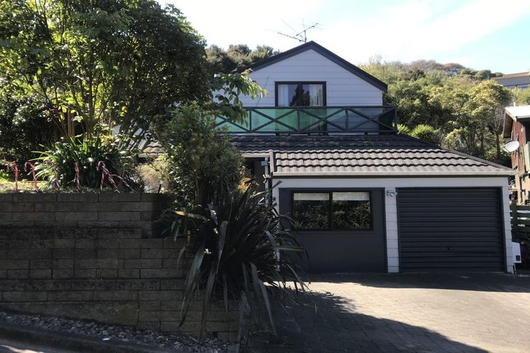 Photo of property in 27 Postgate Drive, Whitby, Porirua, 5024