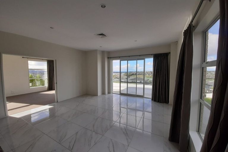 Photo of property in 12 Butler Stoney Crescent, Silverdale, 0932