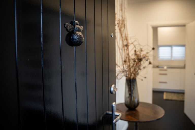 Photo of property in 8 Lochiel Road, Khandallah, Wellington, 6035