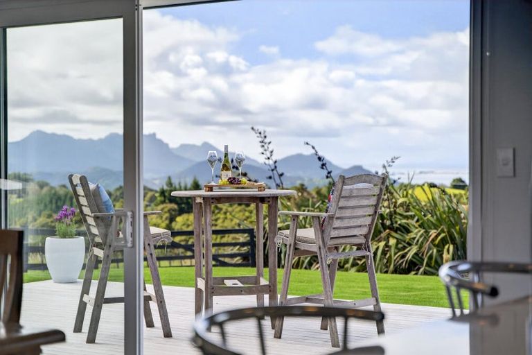 Photo of property in 308 Owhiwa Road, Parua Bay, Onerahi, 0192