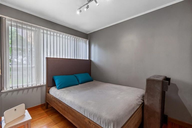 Photo of property in 69 Taikata Road, Te Atatu Peninsula, Auckland, 0610