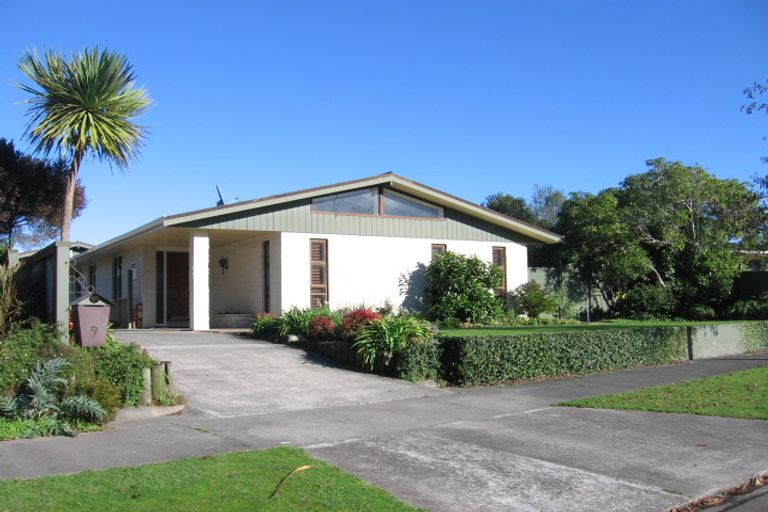 Photo of property in 9 Grange Place, Milson, Palmerston North, 4414