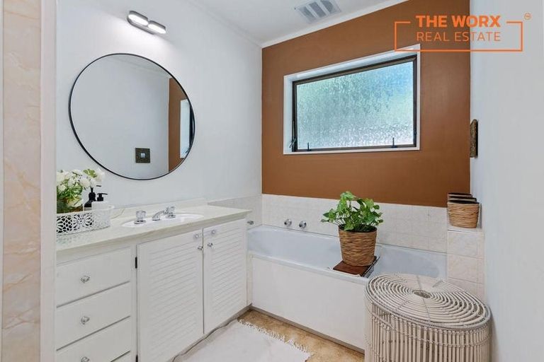 Photo of property in 2/13 Butterworth Avenue, Opaheke, Papakura, 2113