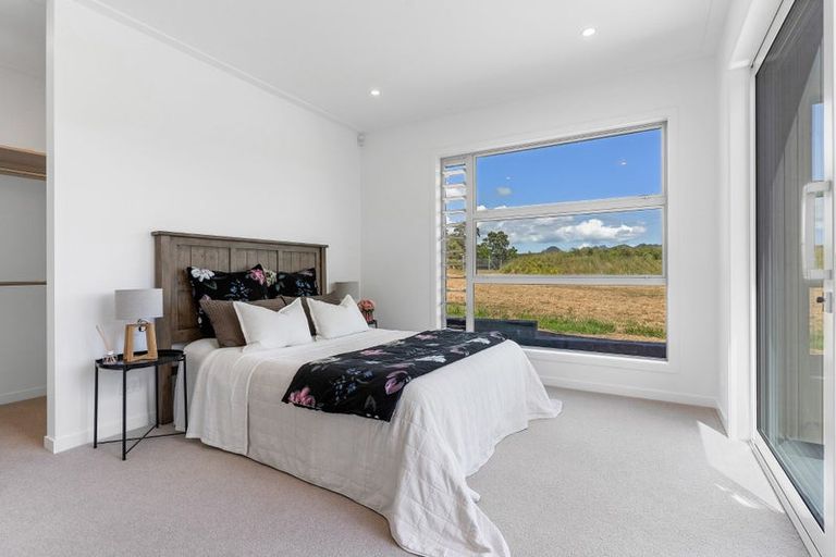 Photo of property in 16 Ian Hopper Way, Pauanui, 3579