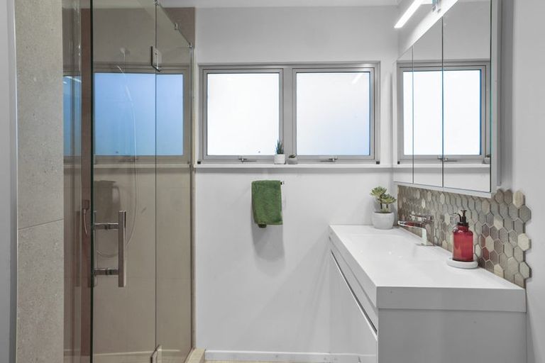 Photo of property in 1467 Mangorei Road, Mangorei, New Plymouth, 4371