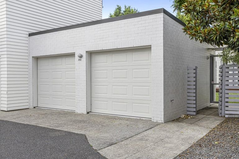 Photo of property in 202 Porchester Road, Takanini, 2112