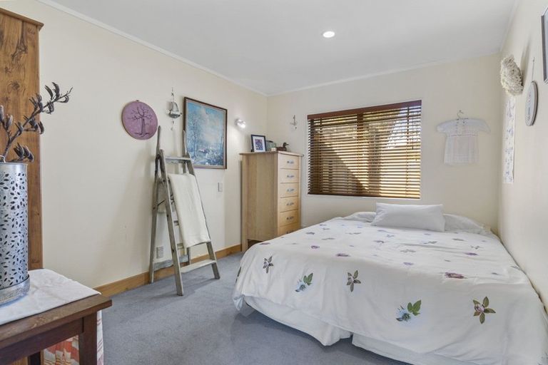 Photo of property in 107 Park Avenue, Whangamata, 3620