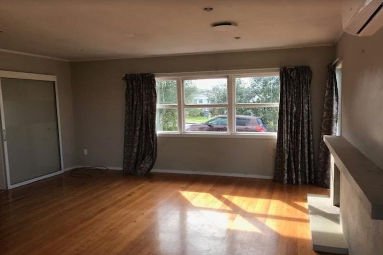 Photo of property in 67 Sycamore Drive, Sunnynook, Auckland, 0620