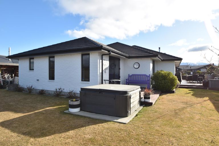 Photo of property in 11 Lakeland Avenue, Twizel, 7901