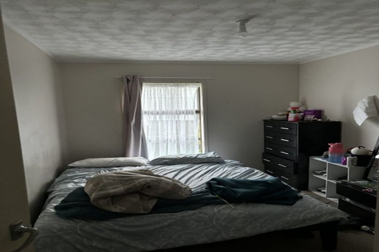 Photo of property in 1/9 Vina Place, Massey, Auckland, 0614