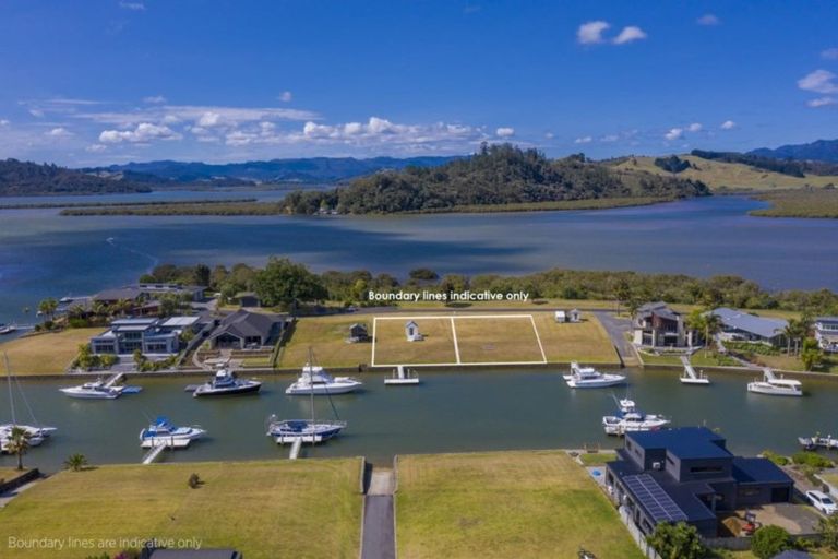 Photo of property in 26 Hei Esplanade, Whitianga, 3510