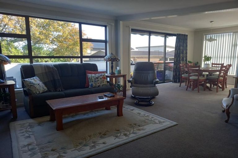 Photo of property in 32 Lismore Street, Strandon, New Plymouth, 4312