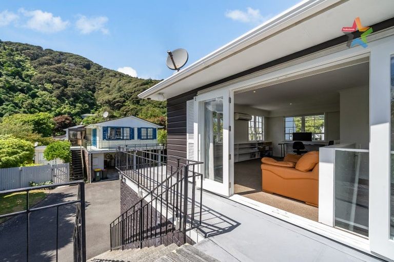 Photo of property in 9 Miro Street, Eastbourne, Lower Hutt, 5013