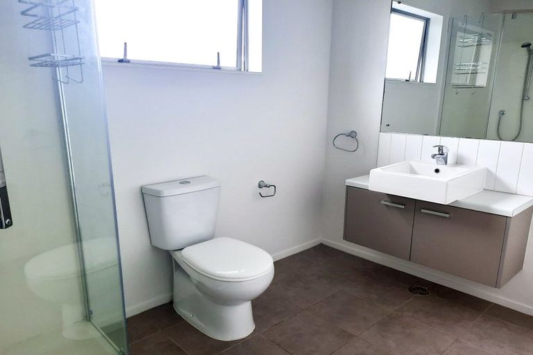 Photo of property in 592k Whangaparaoa Road, Stanmore Bay, Whangaparaoa, 0932