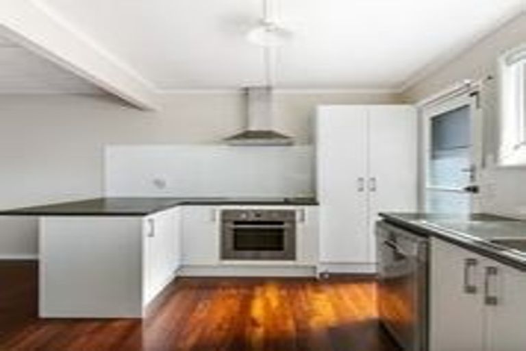 Photo of property in 2/366 Great South Road, Opaheke, Papakura, 2113