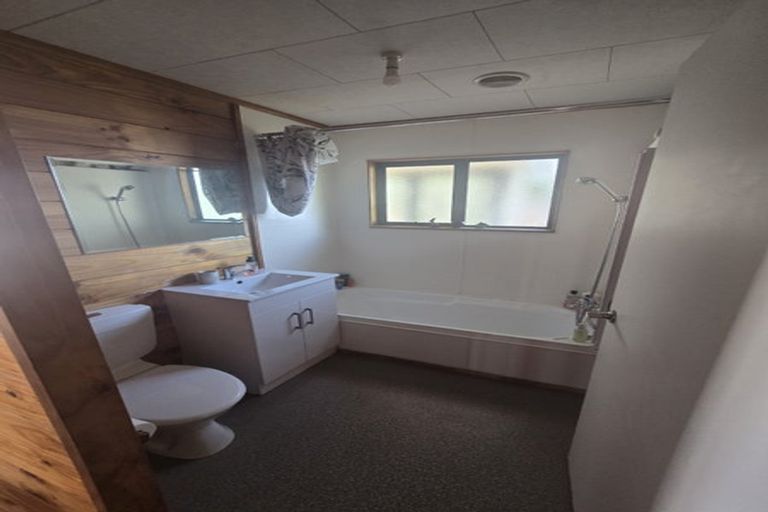 Photo of property in 46 Norana Road, Timberlea, Upper Hutt, 5018