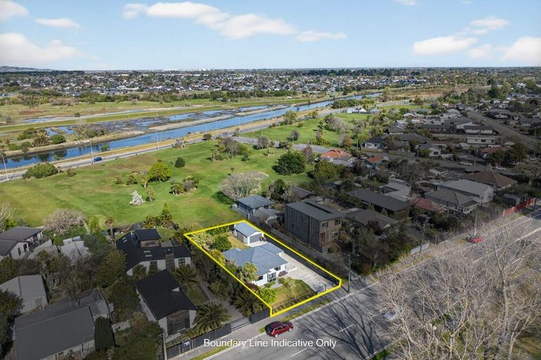 Photo of property in 370 Keyes Road, New Brighton, Christchurch, 8083