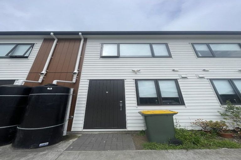 Photo of property in 7/1 Sylvan Crescent, Te Atatu South, Auckland, 0610