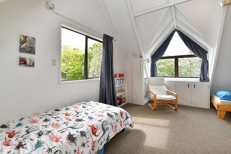 Photo of property in 10 Elliston Crescent, Stanmore Bay, Whangaparaoa, 0932