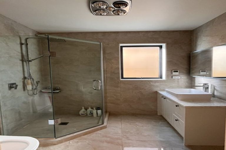 Photo of property in 9 Haku Road, Flat Bush, Auckland, 2019