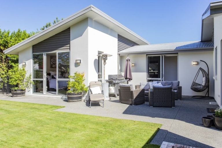 Photo of property in 13 Ascot Place, Rangiora, 7400