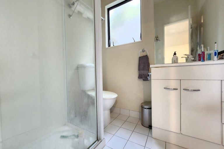 Photo of property in 8a Countess Close, Maupuia, Wellington, 6022