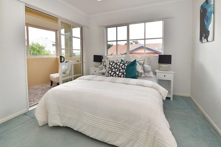 Photo of property in 56 Spencer Road, Pinehill, Auckland, 0632