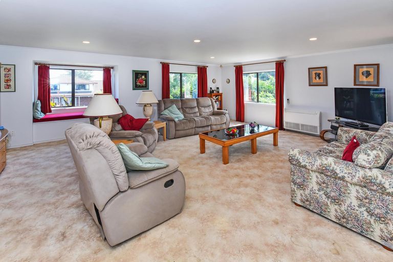 Photo of property in 31 Brylee Drive, Conifer Grove, Takanini, 2112