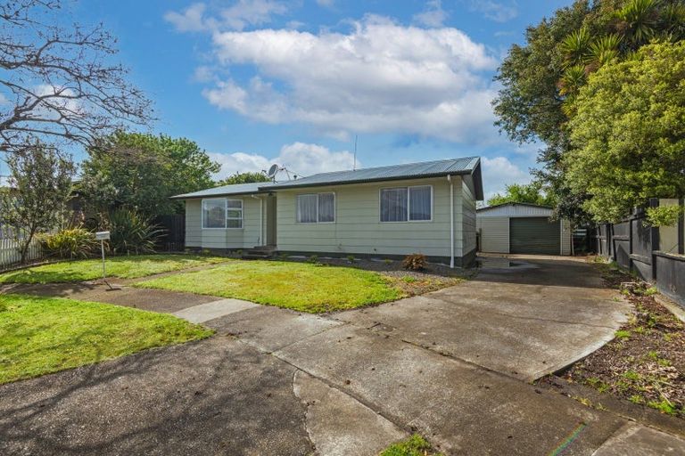 Photo of property in 32 Cumberland Place, Kelvin Grove, Palmerston North, 4414