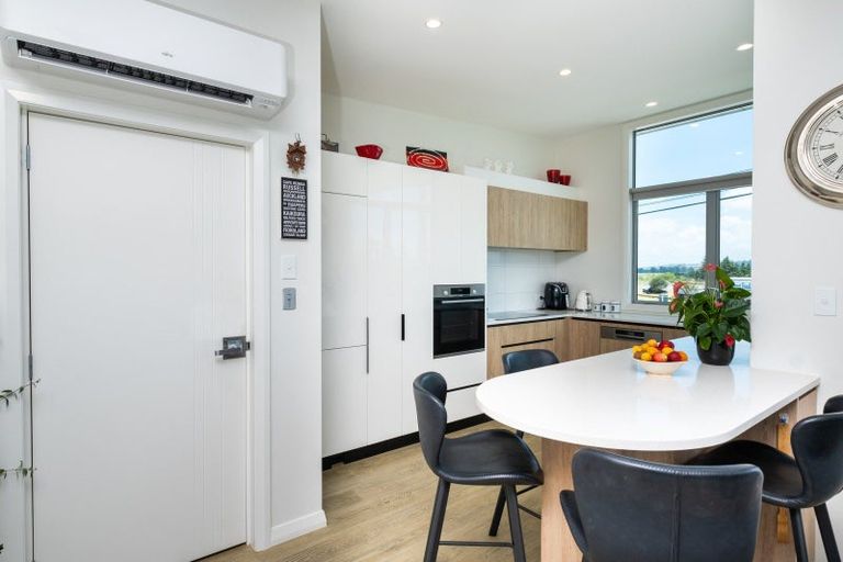 Photo of property in 82b Meeanee Quay, Westshore, Napier, 4110