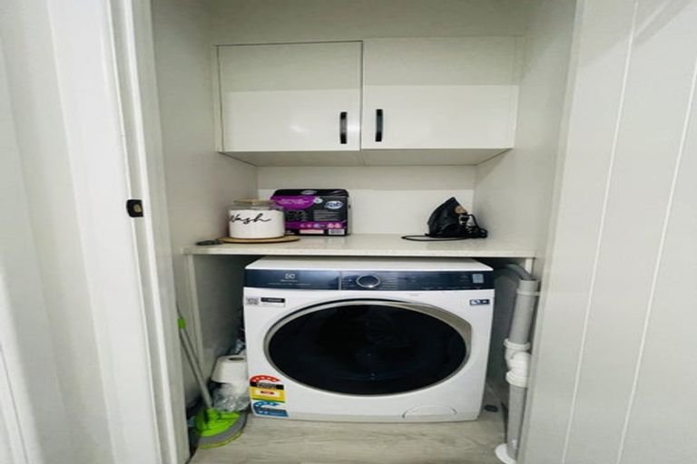 Photo of property in 5 Freshney Place, Hillpark, Auckland, 2102