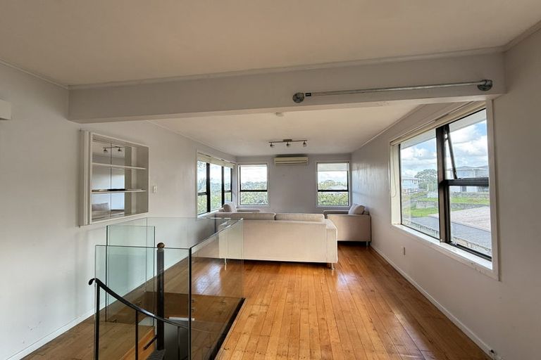 Photo of property in 1/18 Cypress Place, Sunnynook, Auckland, 0620