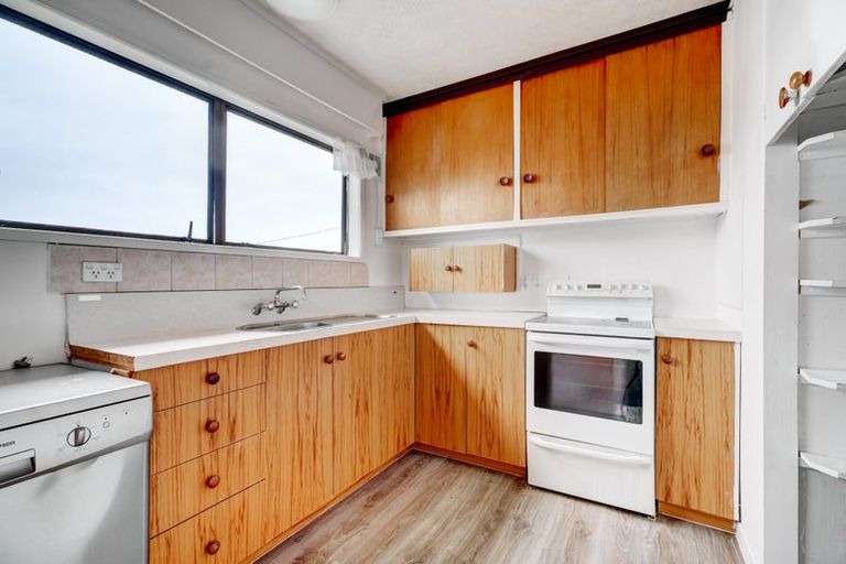 Photo of property in 141 Centreway Road, Orewa, 0931