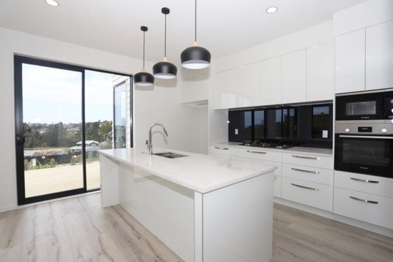 Photo of property in 126 Ormonde Drive, Silverdale, 0932