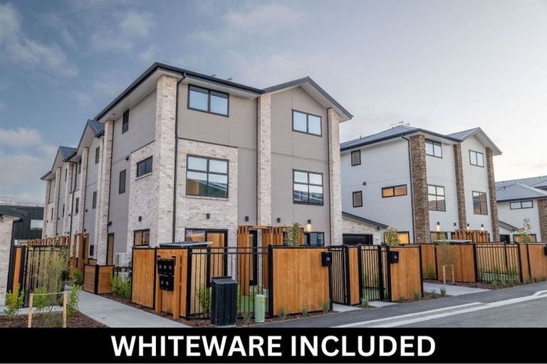 Photo of property in 2/100 Office Road, Merivale, Christchurch, 8014