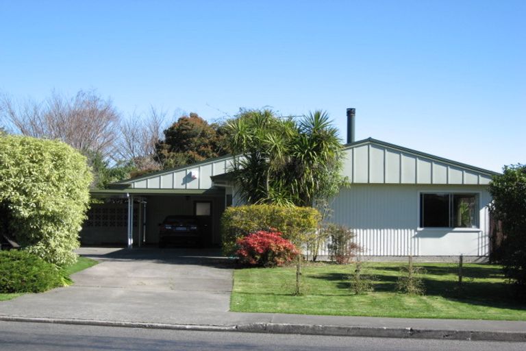Photo of property in 16 Durham Drive, Havelock North, 4130