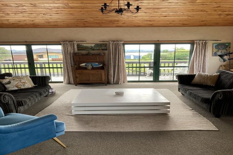 Photo of property in 166 Torkar Road, Clarks Beach, 2122