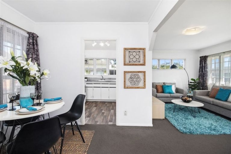 Photo of property in 1/27 Great South Road, Takanini, 2112